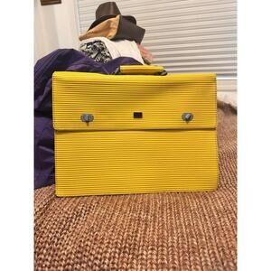 IXI:Z Vintage Yellow Silicone Rubber Laptop Briefcase With Matching Notebok